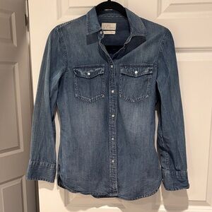 J. Crew Size 0 Slim Blue Denim Chambray Snap Button Down Shirt